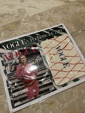 Vogue Pochette No Tote Bag