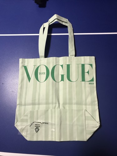 Vogue 2023 green - 2023, striped