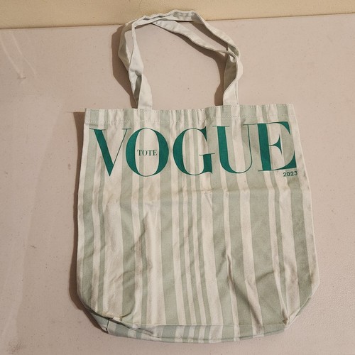 Vogue 2023 green striped - green,