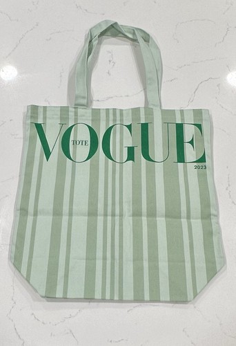 Vogue 2023 green striped - green,